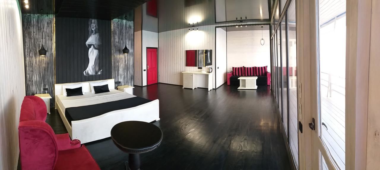 Отель Captain Black Hotel Пицунда